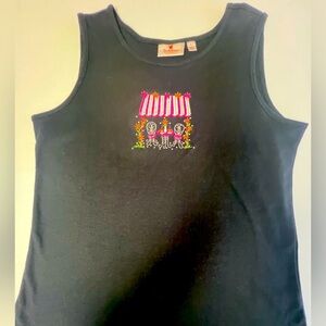 QUAKER FACTORY BY JEANNE BICE BLACK SLEEVELESS TOP SIZE LARGE  EMBROIDERED